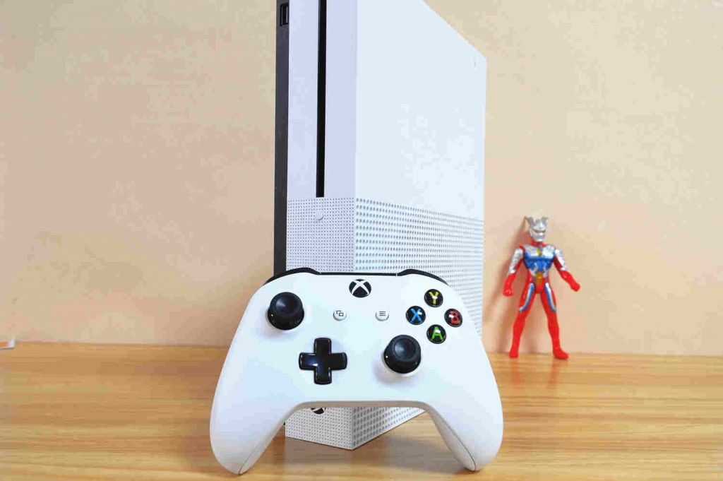 Xbox One S 游戲機(jī)為什么貴哪個(gè)型號好真的值嗎，用過的都說很值